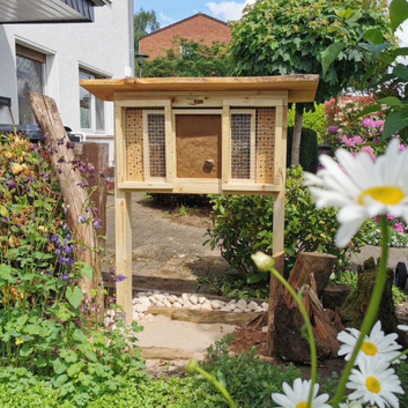 Bienenretter Insektenhotel